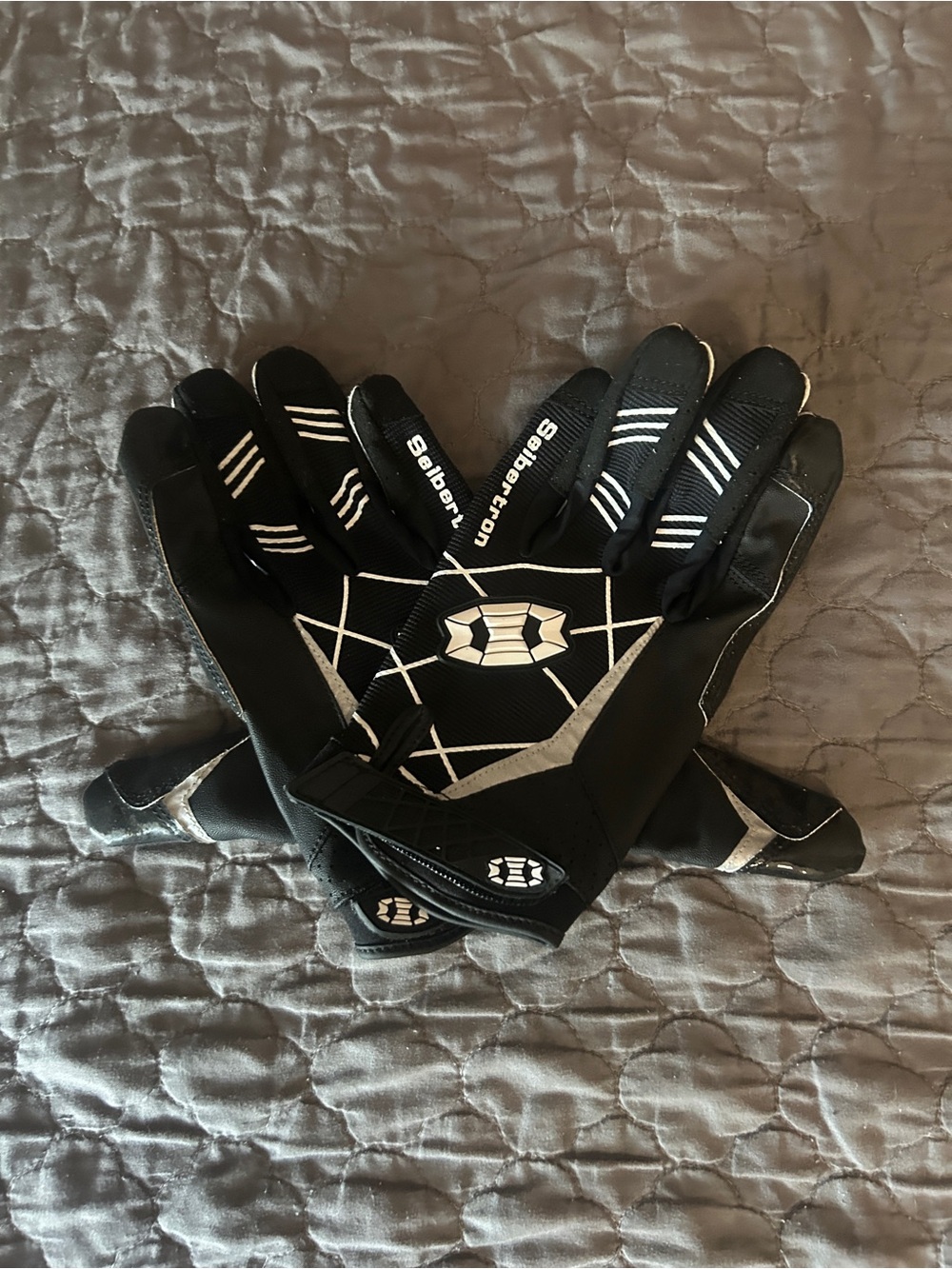 Seibertron Black Performance Grip Gloves
